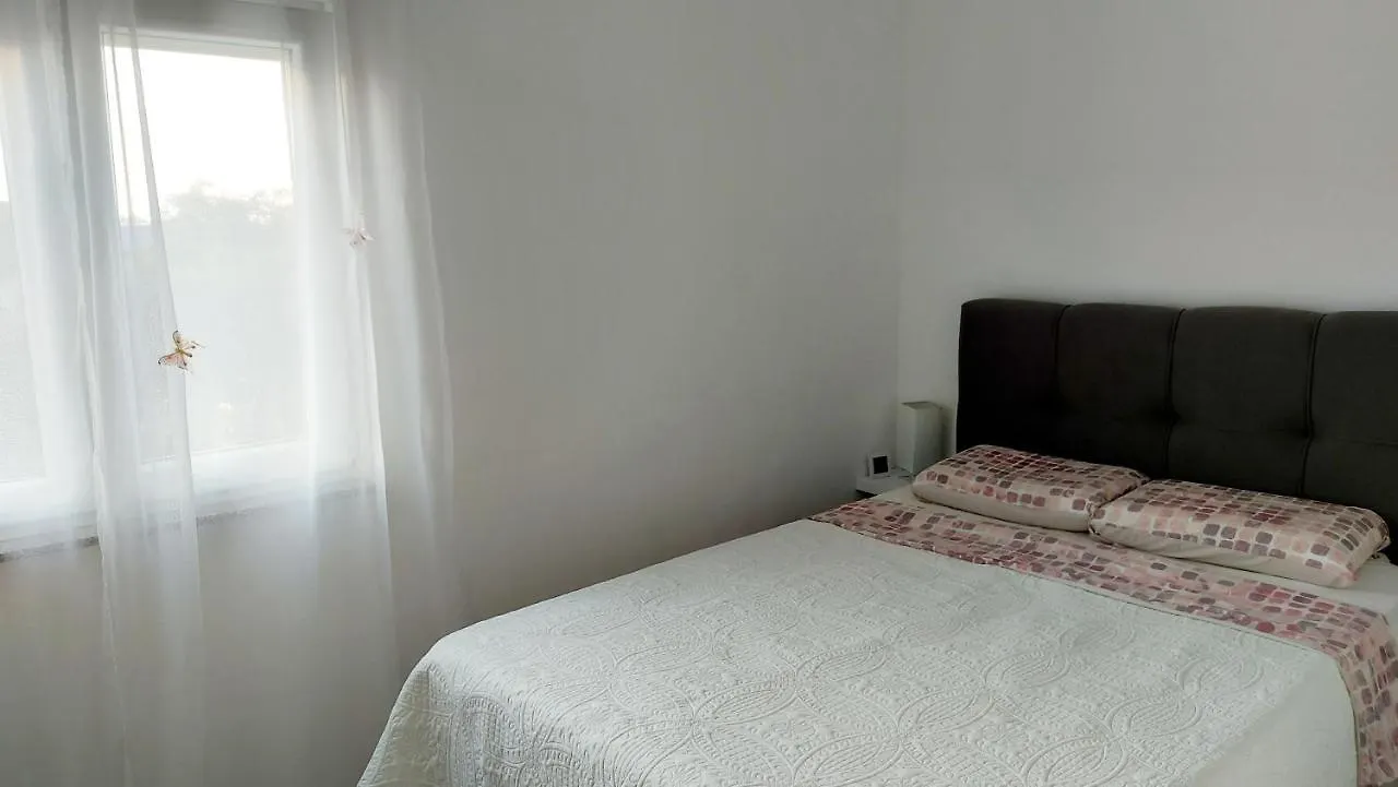Apartman Near Fazana-500 From The Sea アパート